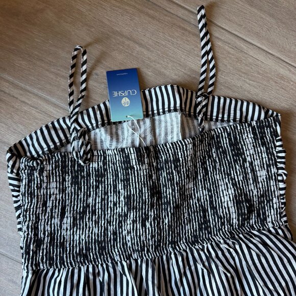 NWT Black & White Striped One-Piece Jumpsuit - XL - Picture 5 of 6